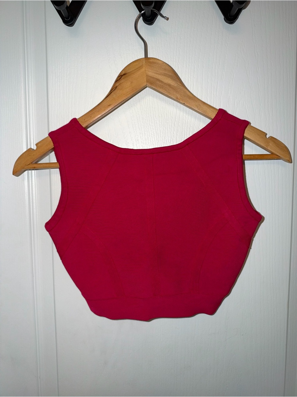 BCBGMaxAzria Red Sleeveless Crop Top